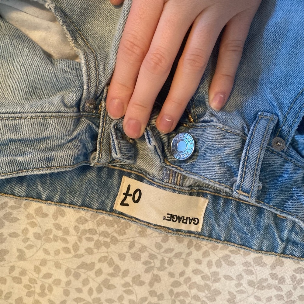 Jeans - Picture 2 of 3